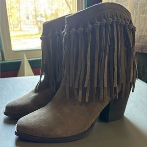 Very Volatile suede boots with fringe
